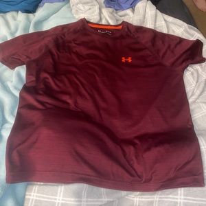 Mens red xl underarmour tshirt
